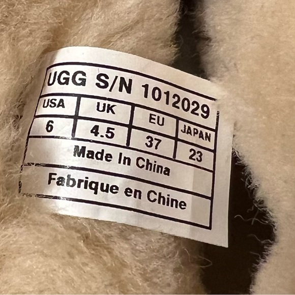 Ugg Australia Remora Bootie. Chestnut. Size 6 - Picture 7 of 7